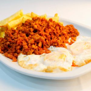 Picadillo con patatas y huevos
