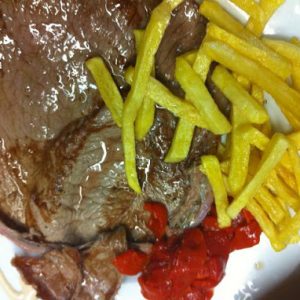 Bistec de ternera con patatas